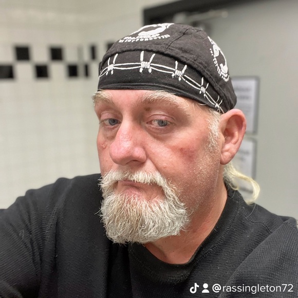 Profile Picture of Roy Singleton (@singletonroy9) on Poshmark