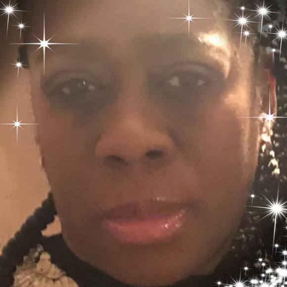 Profile Picture of Valencia Newton (@valencia812) on Poshmark