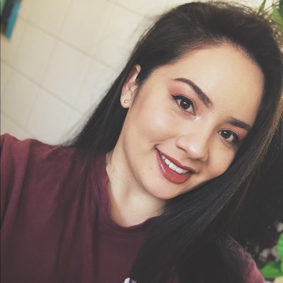 Profile Picture of Samara Shinsato (@samichiko) on Poshmark