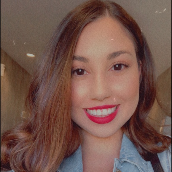 Profile Picture of Genesis Soto roque (@gengen27) on Poshmark