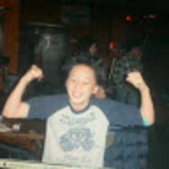 Profile Picture of Katie Conditt (@ktbarthedoor66) on Poshmark