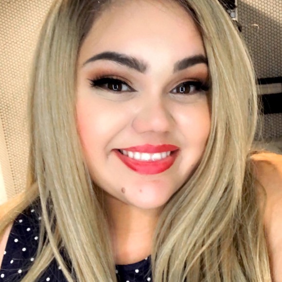 Profile Picture of Carla Beltran (@c_bel444) on Poshmark