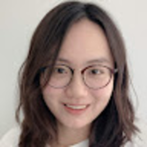 Profile Picture of Xue Xiang (@sunnyxiang1997) on Poshmark