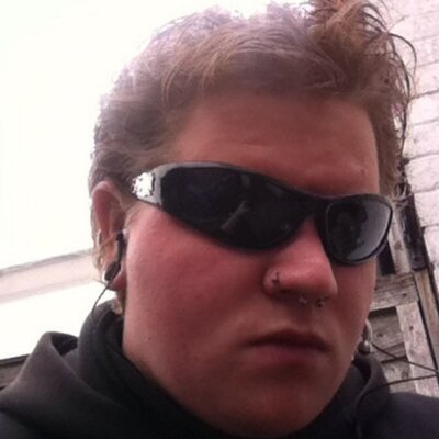 Profile Picture of Tom Nicholson (@fester_19) on Twitter