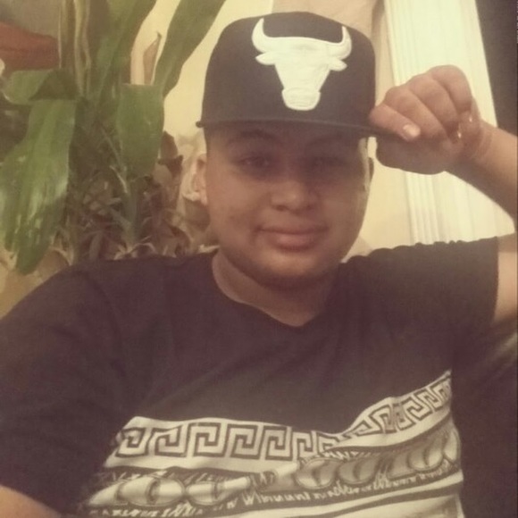 Profile Picture of David Corea (@davidcorea) on Poshmark