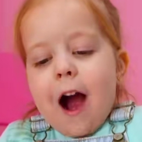 Profile Picture of Faith Vanderwege (@vanderwegef) on Poshmark