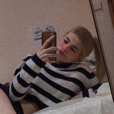 Profile Picture of 𝔅𝔢𝔦𝔡𝔞 (@bbxrthxt_) on Twitter