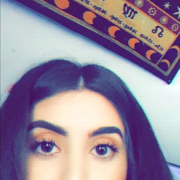 Profile Picture of Bianca Arellano (@biancaabatman) on Poshmark