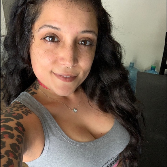 Profile Picture of Nadia Al-rowaily (@nadiaalrowaily) on Poshmark