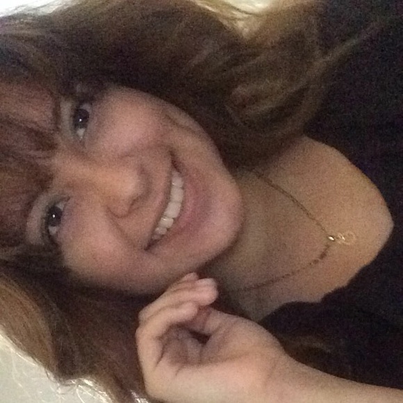 Profile Picture of Karla Moranchel (@kkarla98) on Poshmark