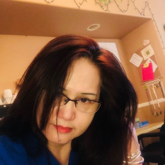 Profile Picture of Josephine Uy (@josephineuy) on Poshmark