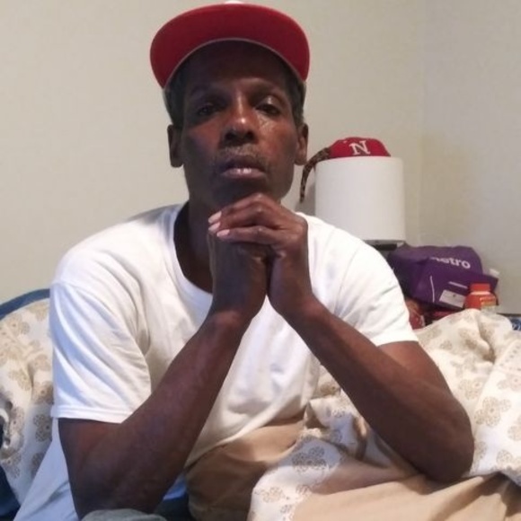 Profile Picture of Darryl Eason (@darryleason) on Poshmark