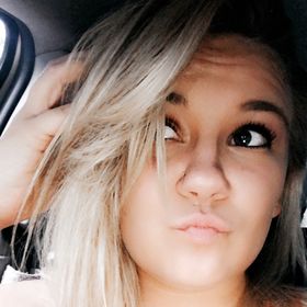 Profile Picture of Emily Bruzan (@Queenbee973) on Pinterest