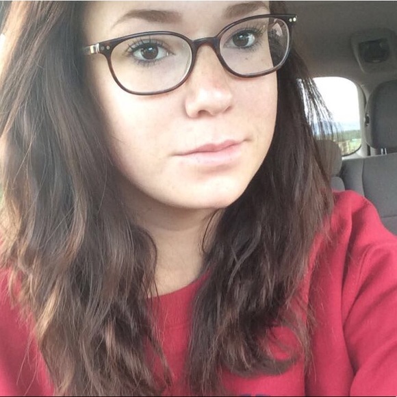 Profile Picture of Randi Dittmar (@rmdittmar) on Poshmark