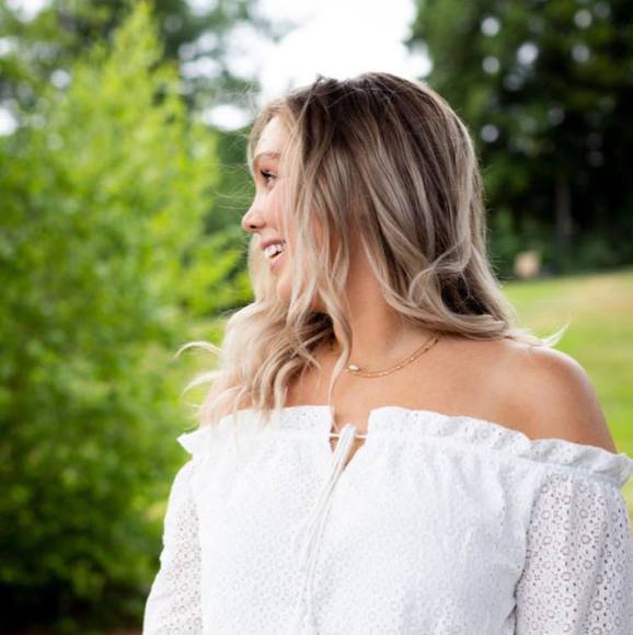 Profile Picture of Sarah Fadden (@sarahfadden) on Poshmark