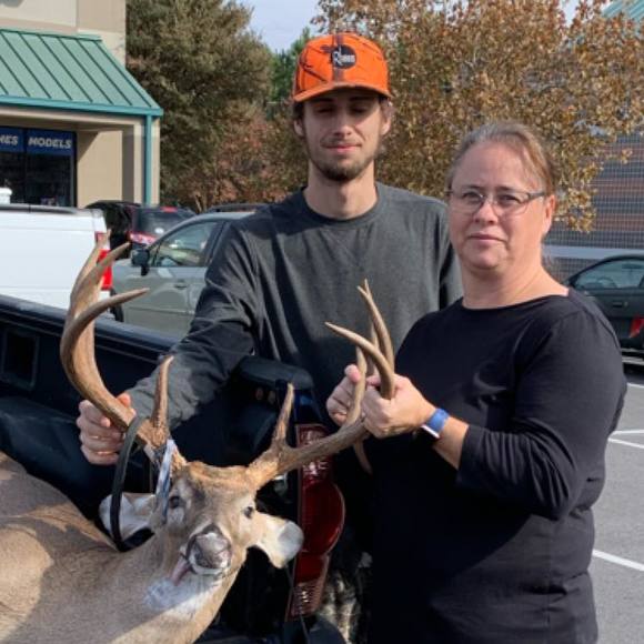 Profile Picture of Jeramie English (@jeramie_english) on Poshmark