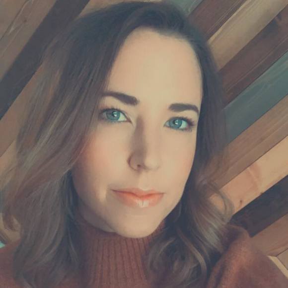 Profile Picture of Coreene Nunn (@coree80) on Poshmark