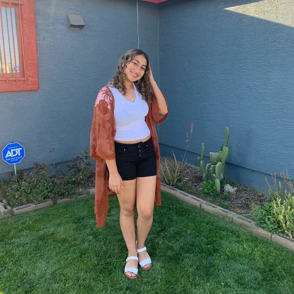 Profile Picture of Marisol Ramirez (@marisolramir611) on Poshmark