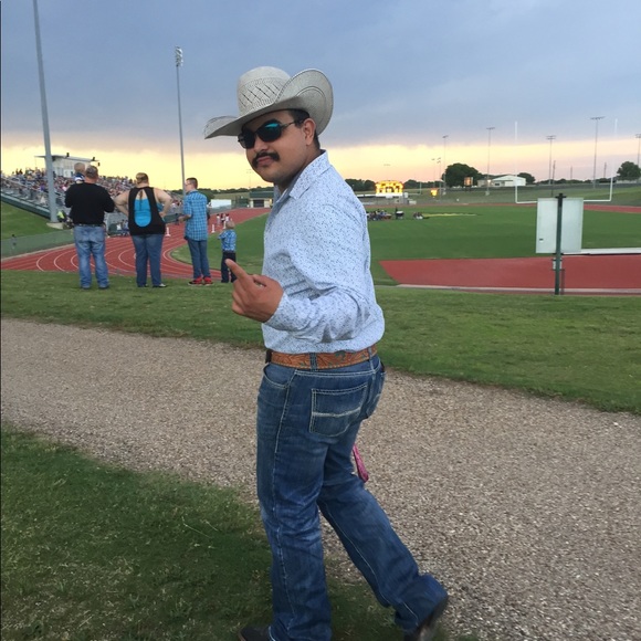 Profile Picture of Emilio Campos (@imauggie95) on Poshmark