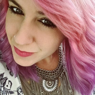 Profile Picture of LD Thompson (@ellediz) on Twitter