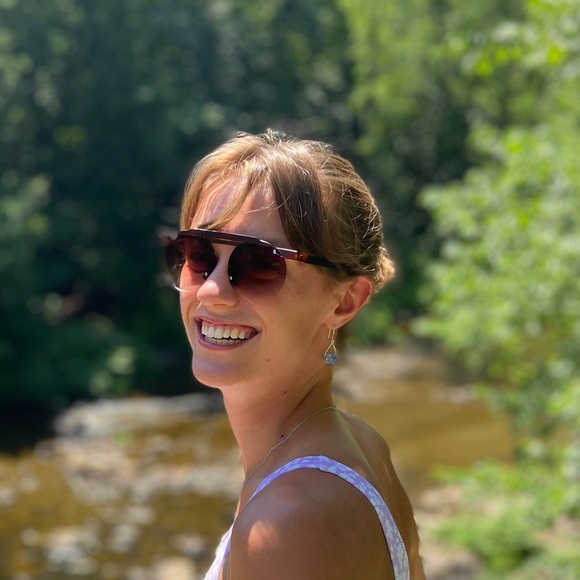 Profile Picture of Katherine Glendinning (@katglendinning) on Poshmark