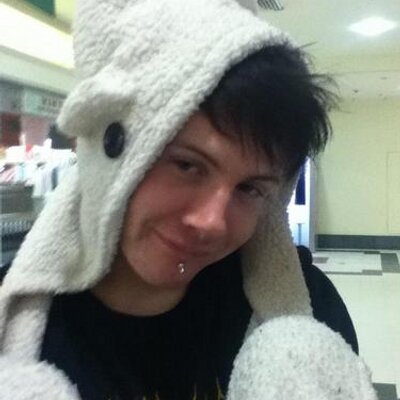 Profile Picture of Josh Dovey (@emigresdovey) on Twitter