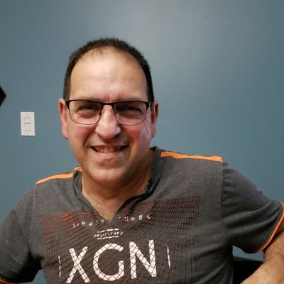 Profile Picture of Robin Prescott (@toupies45) on Twitter