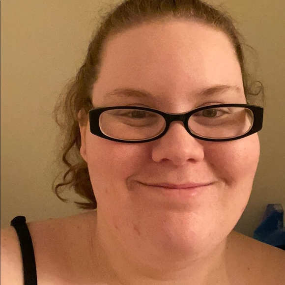 Profile Picture of Amber Jimenez (@stoneamber351) on Poshmark