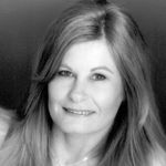 Profile Picture of Julia Carrington (@luxuriouslifeonabudget) on Instagram