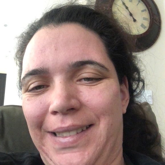 Profile Picture of Romae Pfliger (@rpfliger85) on Poshmark