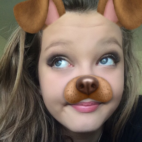 Profile Picture of Heather Trimmer (@heathertrimmer_) on Poshmark