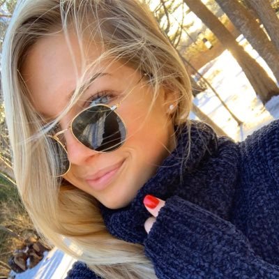 Profile Picture of Julia Reynolds (@juliareey) on Twitter