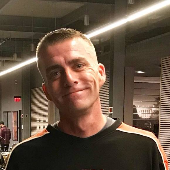 Profile Picture of Robert Minor (@raminor14) on Poshmark