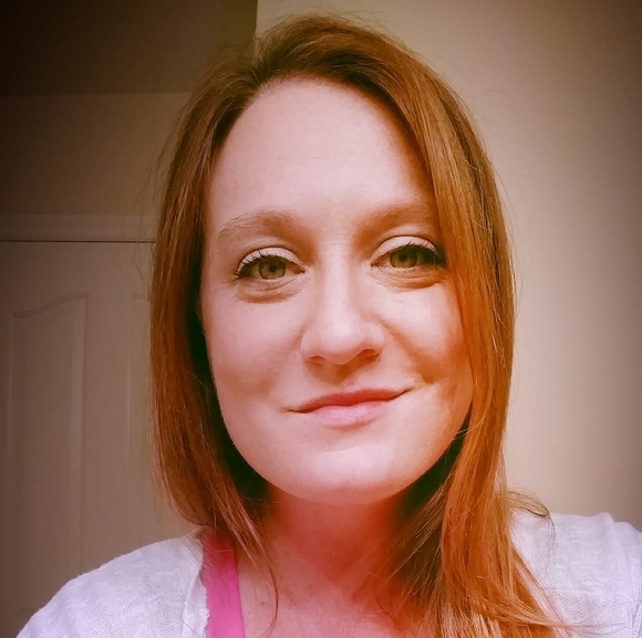 Profile Picture of Jenna Manee (@maneegmej) on Poshmark