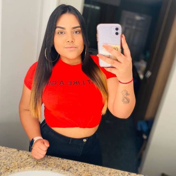 Profile Picture of Luccianna Urdaneta (@lusi_nena) on Poshmark