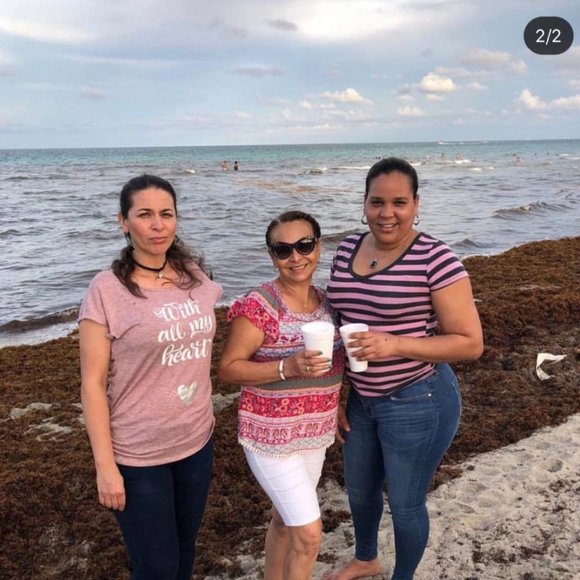 Profile Picture of Lissette Alberty (@lissettealberty) on Poshmark