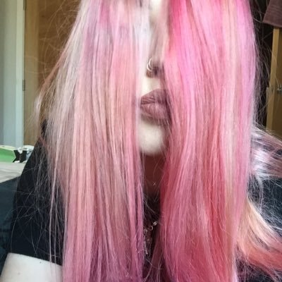 Profile Picture of Amy (@_leloux) on Twitter