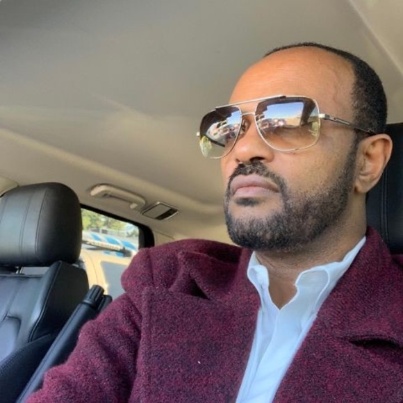 Profile Picture of Tariku Besher (@tarikubesher) on Poshmark