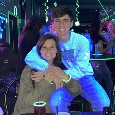 Profile Picture of Little Weav💙on Twitter