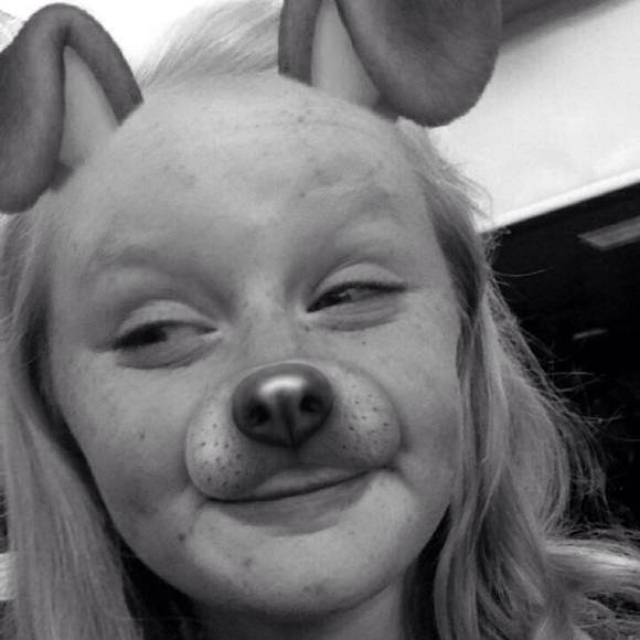 Profile Picture of Alli Johndrow (@allijohndrow) on Poshmark