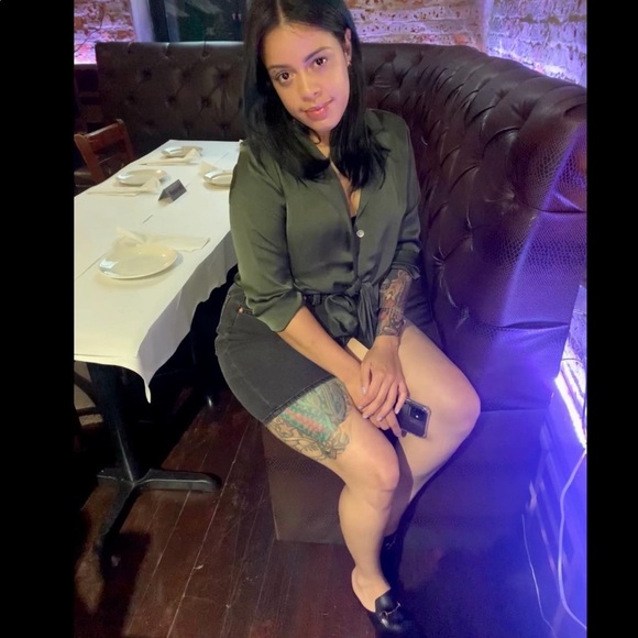 Profile Picture of Jessica Marmolejos (@jessicamarmolej) on Poshmark