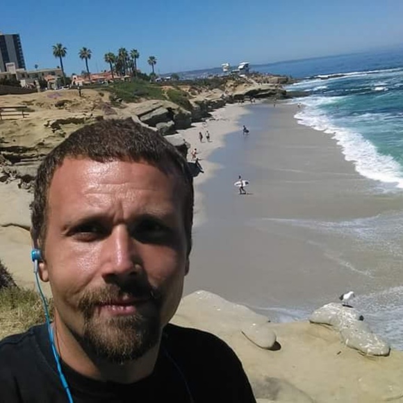 Profile Picture of Chris Chris (@jcharthcock) on Poshmark