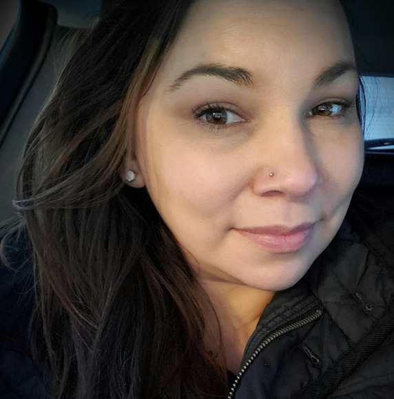 Profile Picture of Kimberly Warner (@haivin9903) on Poshmark