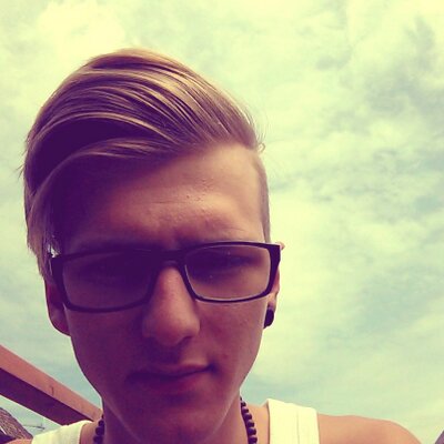 Profile Picture of Dennis (@CosmoXI) on Twitter
