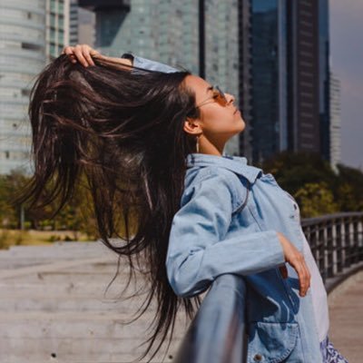 Profile Picture of Andrea Ross♥ (@AndyRozaz) on Twitter