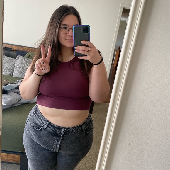 Profile Picture of Hannah Cheng (@chengutan) on Poshmark