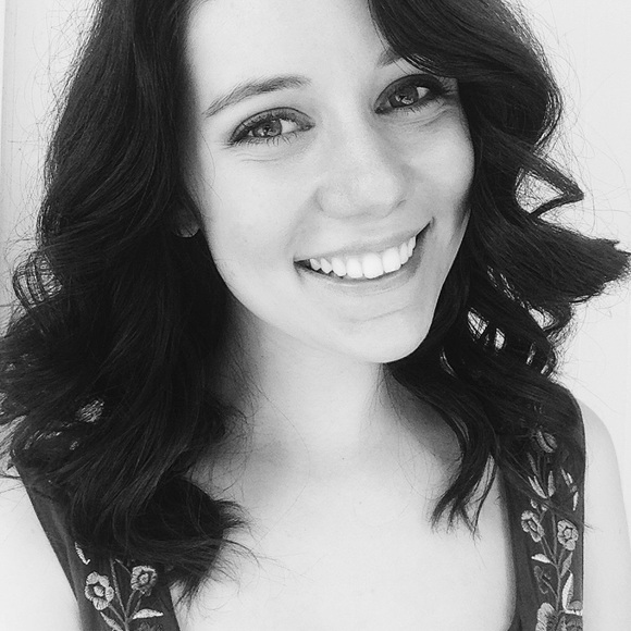 Profile Picture of Jessica Alexander (@jessicalynn378) on Poshmark