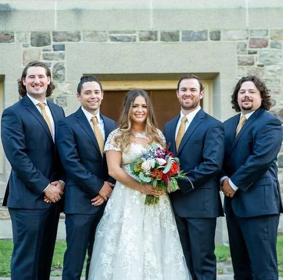 Profile Picture of Shelly Leigh (@shelly_leigh) on Poshmark