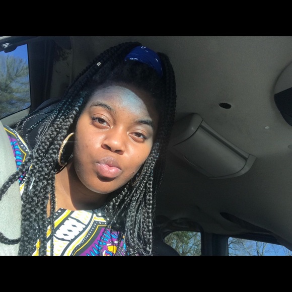 Profile Picture of Chakira Starks (@shaycs123) on Poshmark