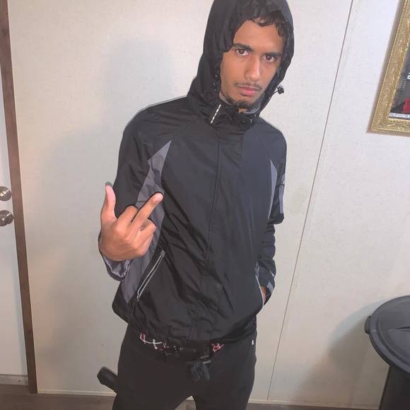 Profile Picture of Finesse Fredo (@finessefredo) on Poshmark